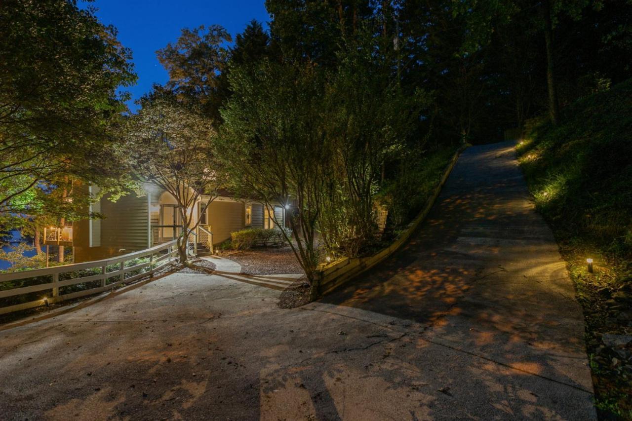Lanier Landing - Private Dock Hot Tub Game Room Gainesville Bagian luar foto